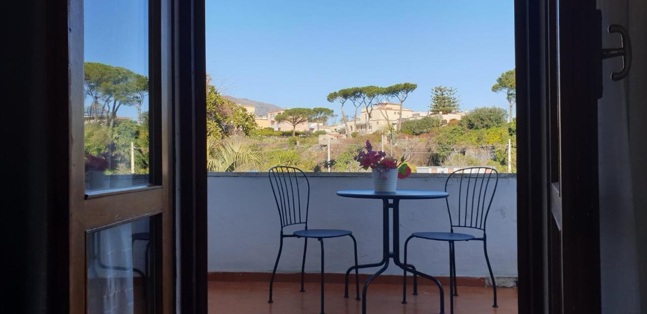 B&B Il Giardino Di Villa Anna Trecase Exteriör bild