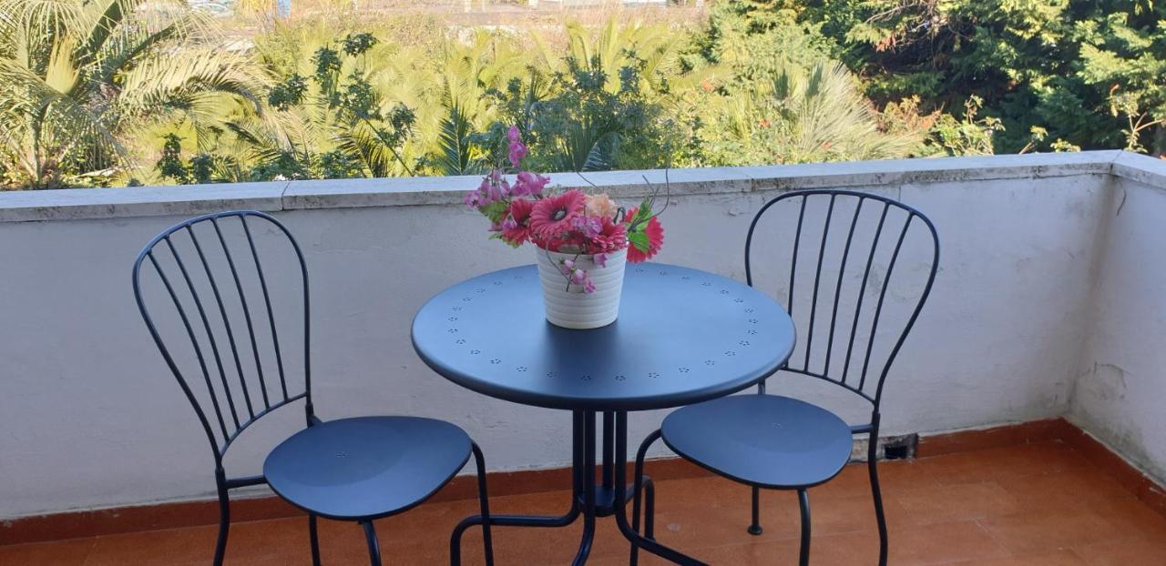 B&B Il Giardino Di Villa Anna Trecase Exteriör bild